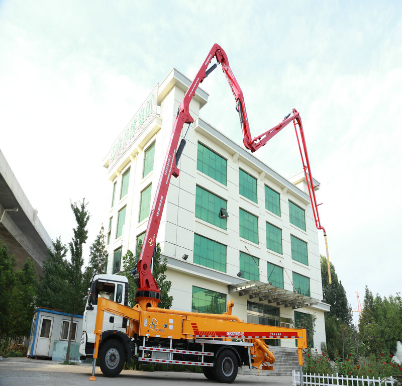 小型混凝土泵車，小型泵車，天泵