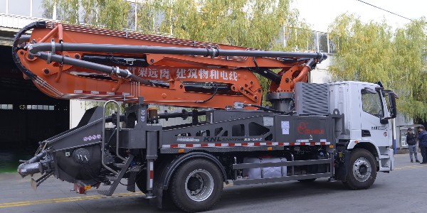 當(dāng)你考慮32米小泵車(chē)時(shí)，有哪些點(diǎn)是在選擇時(shí)要注意的呢？